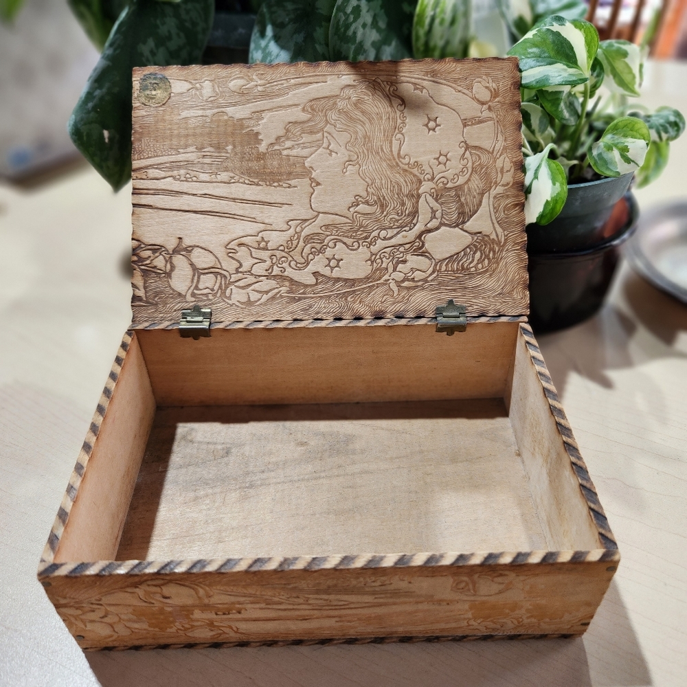 Ladies Pyrography Box